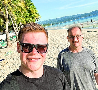 Alexander Dittmer (vorn) und Hartmut Pflantz auf Boracay Island. (Foto: Dittmer)
