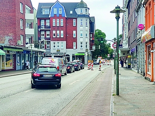 In der Holstenstraße ist Richtung Innenstadt Endstation. Es geht nur linksherum in die Geschwister-Scholl-Straße. (Foto: Strandmann) 
