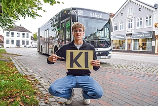 Hofft, dass Künstliche Intelligenz den Öffentlichen Personennahverkehr im Kreis Pinneberg verbessern könnte: Klemens Kelting, 18-jähriger Schüler des Ludwig-Meyn-Gymnasiums in Uetersen. (Foto: Frank)