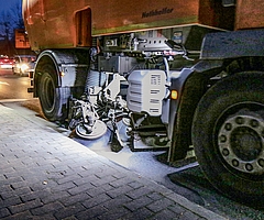 Ob frühmorgens oder spät am Nachmittag – Elmshorns Kehrmaschinen bedienen ein großes Straßennetz – zu groß für den vorhandenen Personal- und Maschinenpark, wie eine Analyse ergab. (Foto: Strandmann)
