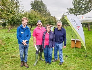 Bürgervorsteher Andreas Hahn (v. re.) empfing die Besucher zusammen mit den städtischen Mitarbeitern Corinna Hartwig und Jörg Schmidt-Hilger sowie Henrik Hagedorn von der Stiftung Naturschutz Schleswig-Holstein. (Foto: Strandmann)