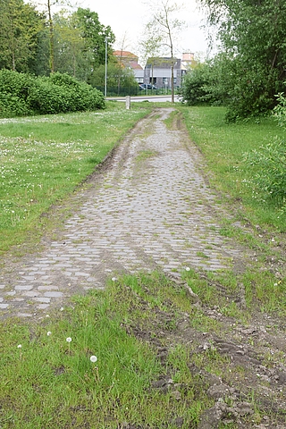 Der Weg verbindet das Nordufer der Krückau mit der Deichstraße. (Foto: Frank)