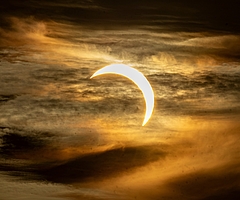 Tom Schmitt aus Kiebitzreihe lieferte uns ein besonders schönes Foto der Sonnenfinsternis. (Foto: Tom Schmitt)