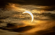 Tom Schmitt aus Kiebitzreihe lieferte uns ein besonders schönes Foto der Sonnenfinsternis. (Foto: Tom Schmitt)