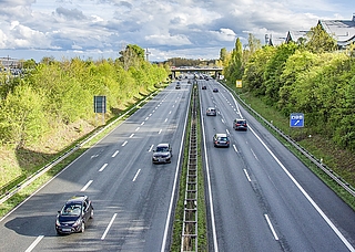 Tagsüber gibt es Behinderungen auf der A23 im Bereich Pinneberg. (Symbolfoto: pixabay)