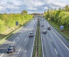 Tagsüber gibt es Behinderungen auf der A23 im Bereich Pinneberg. (Symbolfoto: pixabay)