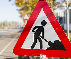 Die Bauarbeiten in der Hamburger Straße dauern länger als geplant. (Symbolfoto: Pixabay)