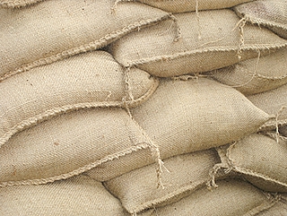 sandsäcke-gestapelt