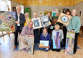 Die Kunstfreunde Barmstedt freuen sich auf ihre neue Ausstellung im Rathaus. (Foto: Michaela Berbner)