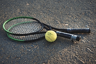 Im Tennis spitzenmäßig: Die beiden 75-Herrenmannschaften des Lawn-Tennis-Club Elmshorn (Symbolbild: pixabay)