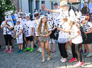 Schwarz-Weiß ist anders: Hier startet der Umzug der Dalmatiner (Foto: Meyer-Lutz)