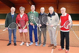 Die LTCE-Herren 75 sind ein starkes Team: Hugo van Laak (von links), Jochen Boyke, Rudi Rehders, H.-W. Bandelmann, Andreas Hahn und Michael Holz. (Foto: LTCE)