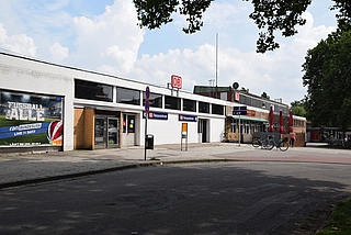 Der alte Elmshorner Bahnhof: Die SPD-Senioren wünschen sich auch am Neubau kurze Wege zum ZOB und zu Parkplätzen. (Archivfoto: Frank)